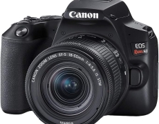 A câmera EOS Rebel SL3 com lente EF-S 18-55mm IS STM é sua melhor aliada para capturar momentos incríveis. É equipado com a capacidade de gravar vídeos em 4K, equipada com a tecnologia de foco Dual Pixel AF e tela LCD com ângulo variável para gravar vídeos, tirar selfies e fotografias em ângulos inusitados. Leve, intuitiva e equipada com o sensor CMOS (APS-C) de 24,1 megapixels trabalha em conjunto com o poderoso processador DIGIC 8 para obter desempenho e resultados excelentes. 