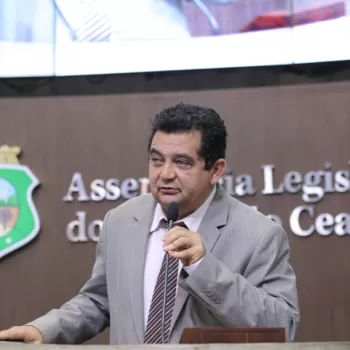 Deputado critica fim da estabilidade no serviço público