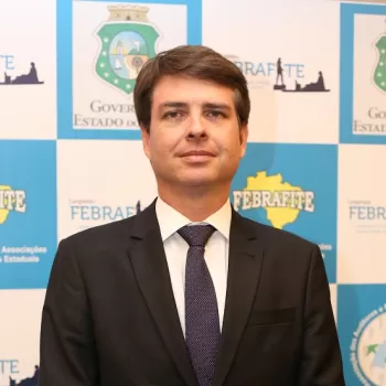 Pré-lançamento do livro  "Direito Constitucional Financeiro - Direitos Fundamentais e Orçamento Público" é sucesso no Congresso Febrafite